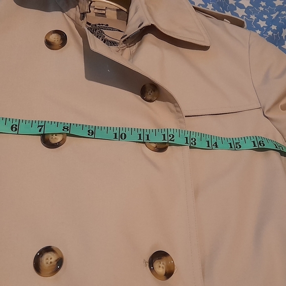 Burberry Jackets & Blazers - Burberry trench coat